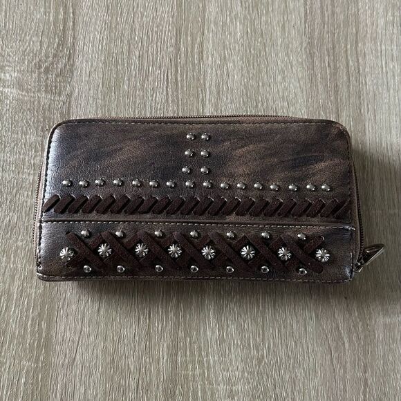 NWOT … AMERICAN BLING Embellished Wallet - Picture 1 of 5